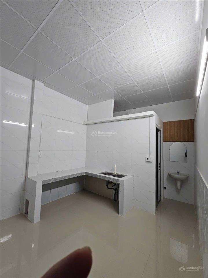 Nhà gác lửng. kiệt ô tô. dt siêu khủng 90m2, ngang 5m. nhà mới dọn vào ở ngay