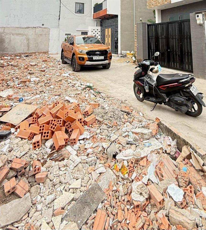 Bán đất lô góc 2 mặt tiền  ngay chợ tam bình, thủ đức