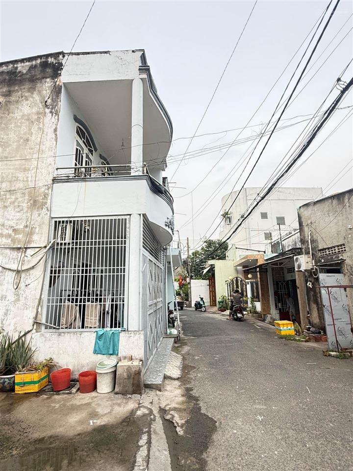 Bán đất lô góc 2 mặt tiền  ngay chợ tam bình, thủ đức