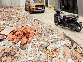 Bán đất lô góc 2 mặt tiền  ngay chợ tam bình, thủ đức