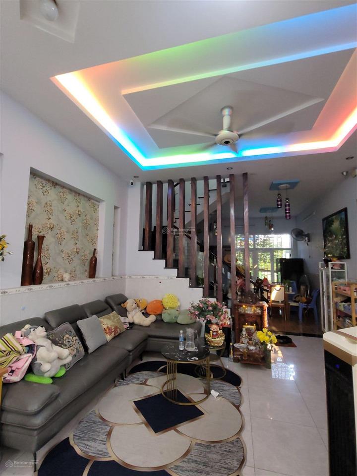 Bán nhà 2 tầng gần go dĩ an 75.2m2 giá 5.6 tỷ