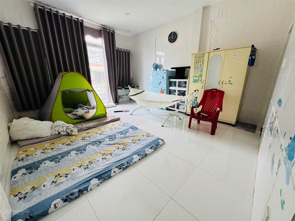 Chỉ 3.66 tỷ, bán nhà 3 tầng hxh gần chợ đầu mối thủ đức 43m2, bình chiểu, thủ đức.