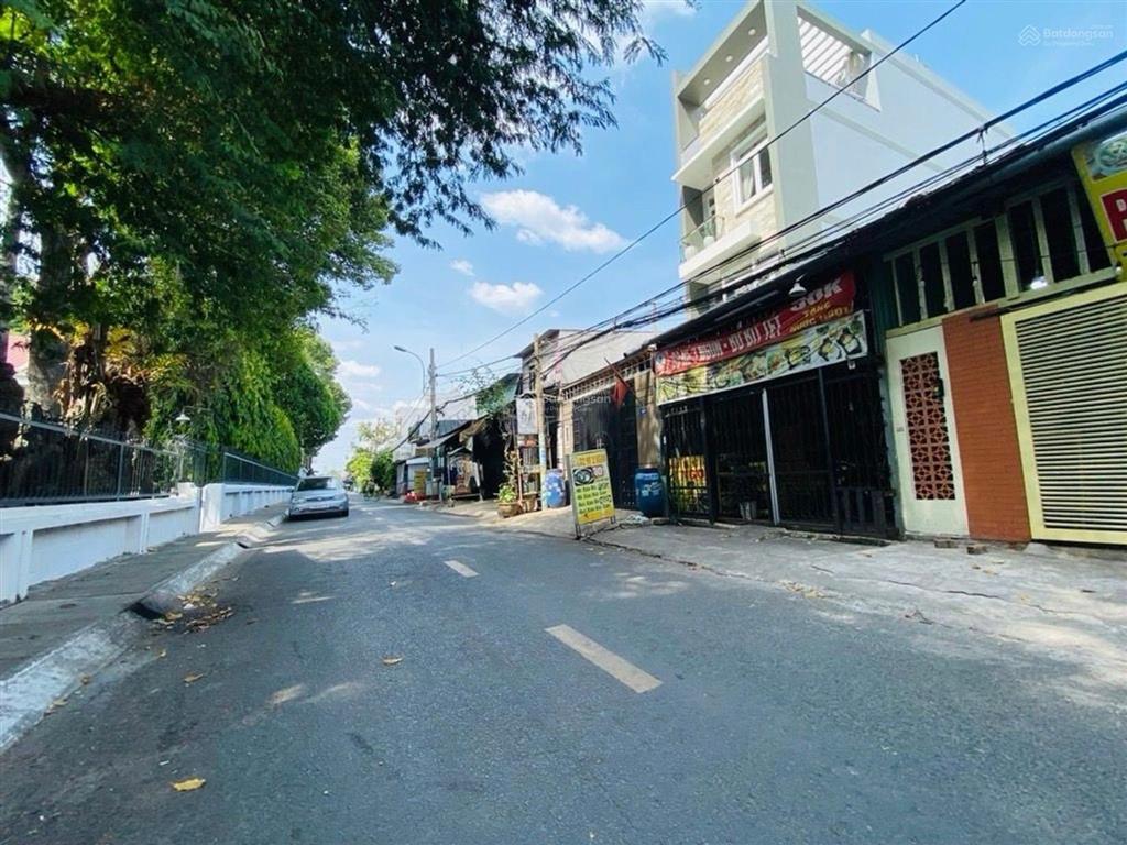 Nhà mặt tiền kế bên giáo xứ khiết tâm, dt 100m2, giá 6.2 tỷ. bình chiểu, thủ đức.