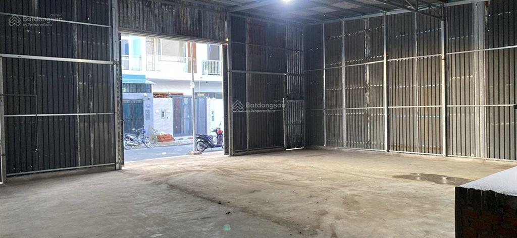 Cho thuê kho, mặt bằng 200m2, hẻm xe tải, giá 12 triệu. nhà tôn cấp 4, ngô chí quốc, bình chiểu