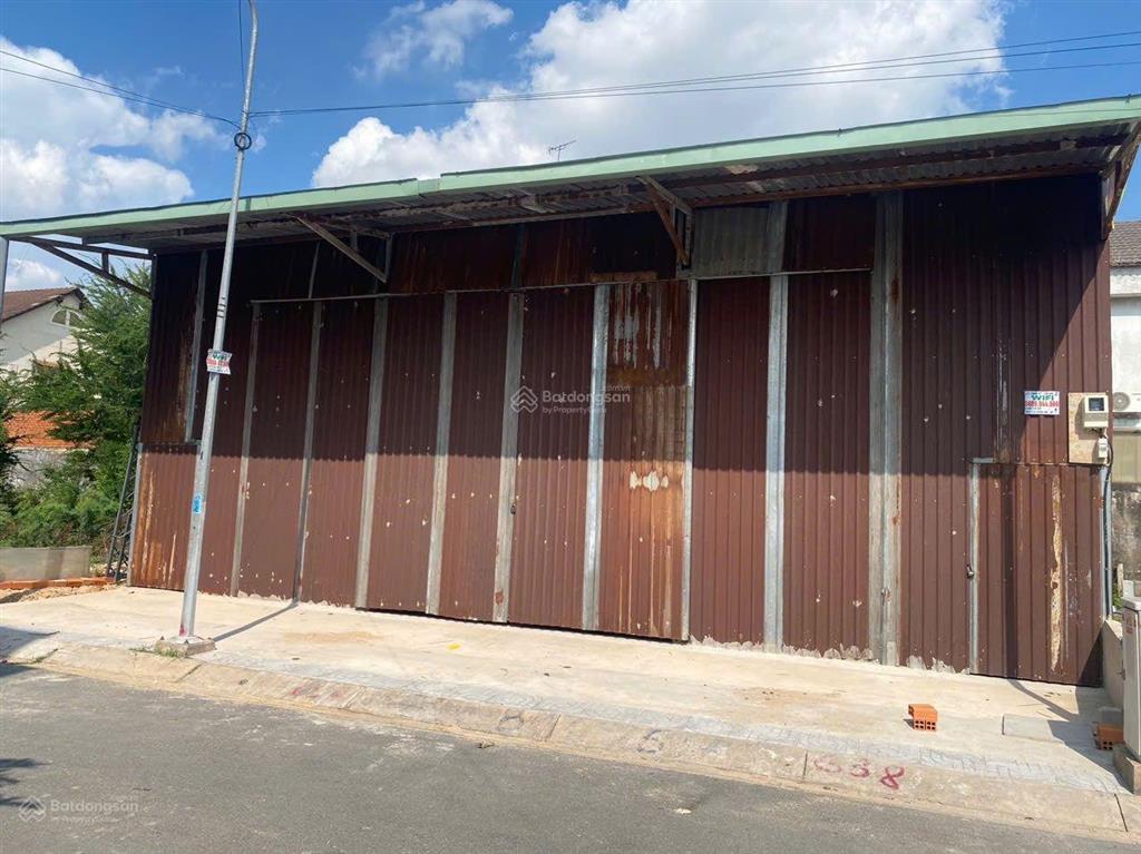 Cho thuê kho, mặt bằng 200m2, hẻm xe tải, giá 12 triệu. nhà tôn cấp 4, ngô chí quốc, bình chiểu