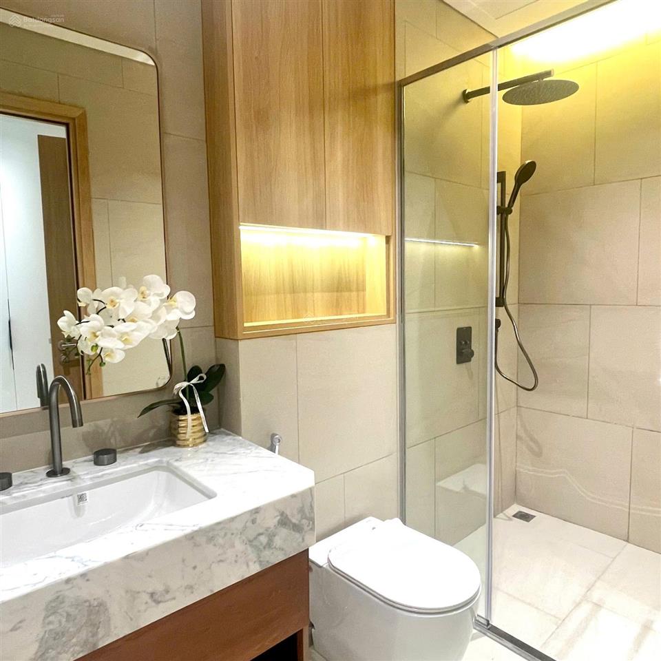 Cực hiếm  căn hộ cao cấp 2 phòng ngủ view sông hàn + bến du thuyền giá siêu tốt!!