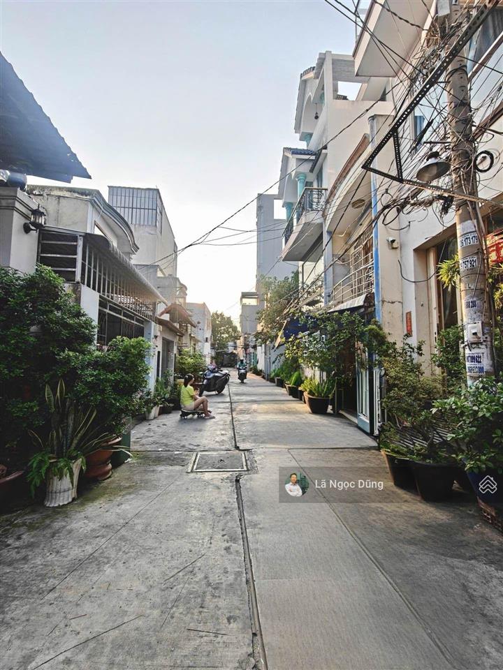 Bán nhà 2 tầng, bình tân, 4x13, hẻm 6m thông, gần hương lộ 2, nhỉnh 4 tỷ (9 chủ gấp bán)