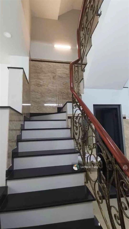 Bán nhà 4 tầng, 4x16m, hẻm ô tô thông thoáng, ngay ngã 4 bốn xã, đường hương lộ 2, giá 5.432 tỷ