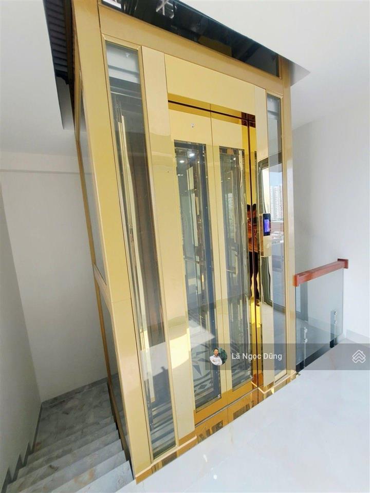 Tôi cần tiền gấp đành bán nhà này. 6 tầng, 4,5x18m, có thang máy, hẻm 8m, thoại ngọc hầu, 9,111 tỷ