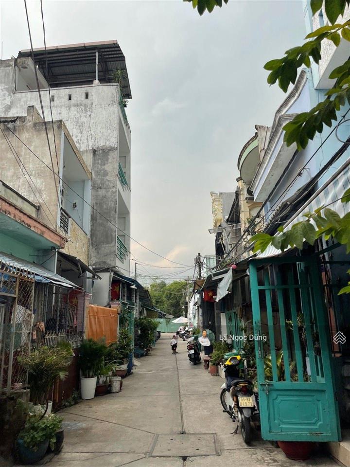 Nhà 3tầng, 66m2 dtsd, hẻm 4m thông thoáng, ngay trục đường tân hòa đông, tỉnh lộ 10, nhỉnh 2 tỷ(tl)
