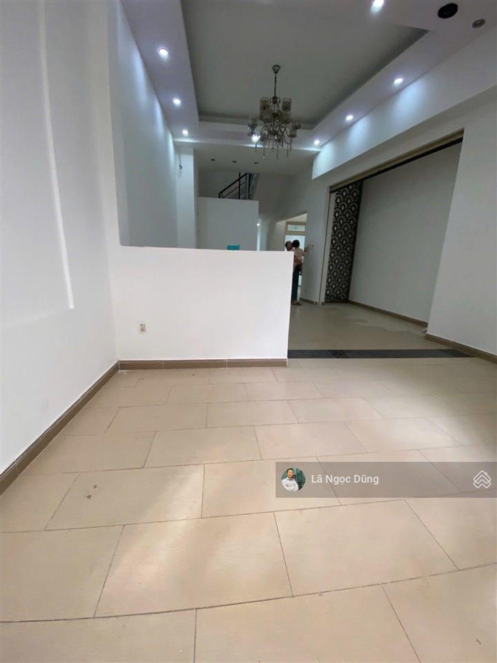 Bán nhà 4 tầng, 5,2x15, hxh 5m thông, kề bên khu vip tên lửa, giá chỉ 4,5 tỷ ( tl nhẹ ) shr, ko qh