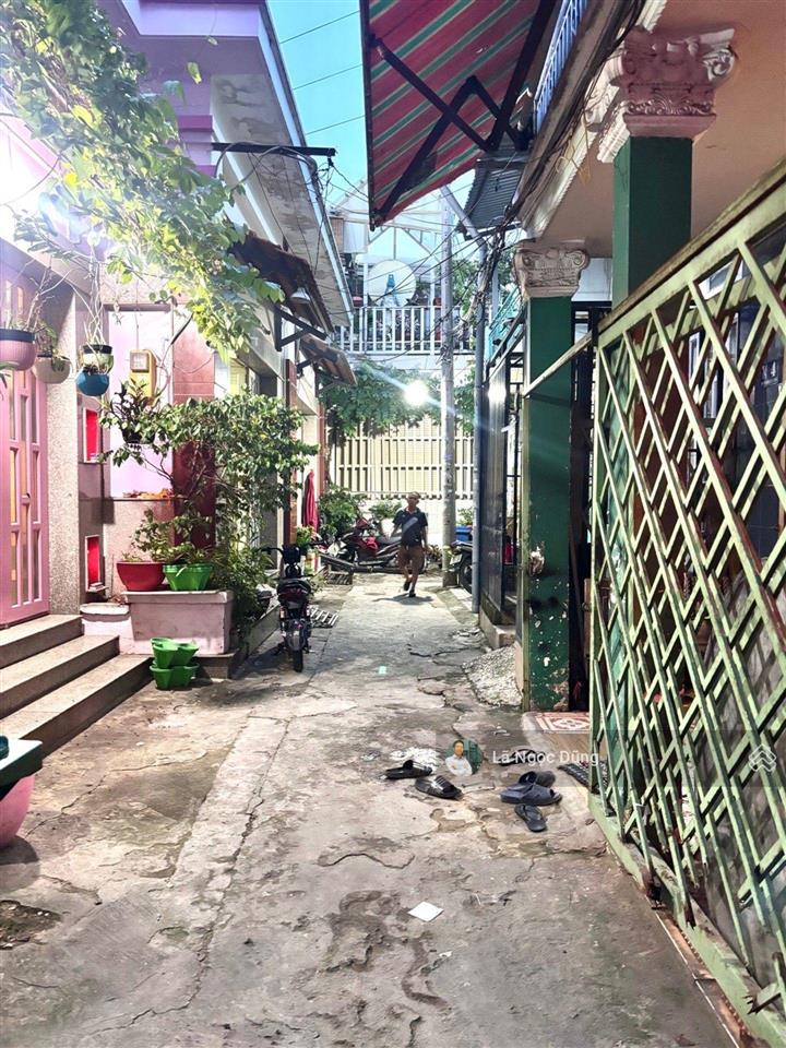Bán nhà 2 tầng, 45m2, hẻm 3m thông thoáng, đường hương lộ 2, giá nhỉnh 2 tỷ (tl). sẵn dòng tiền.
