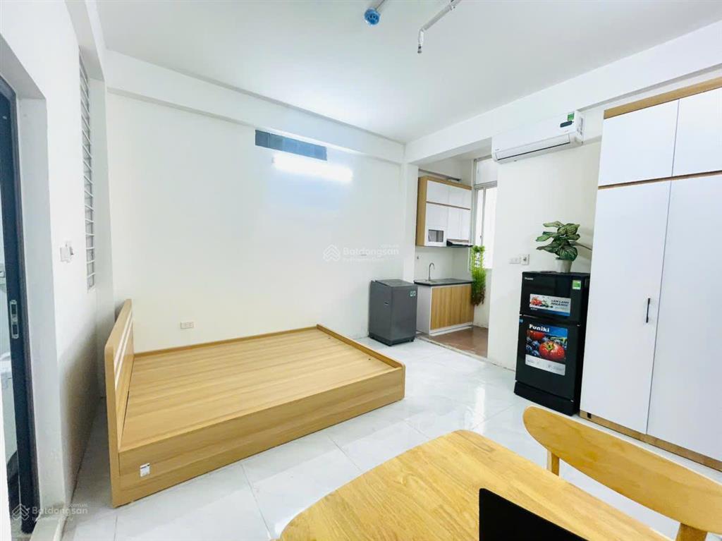 Cho thuê ccmn thang máy, 30m2, tại tô vĩnh diện  ngã tư sở, full nt, máy giặt riêng, nhận xe điện.