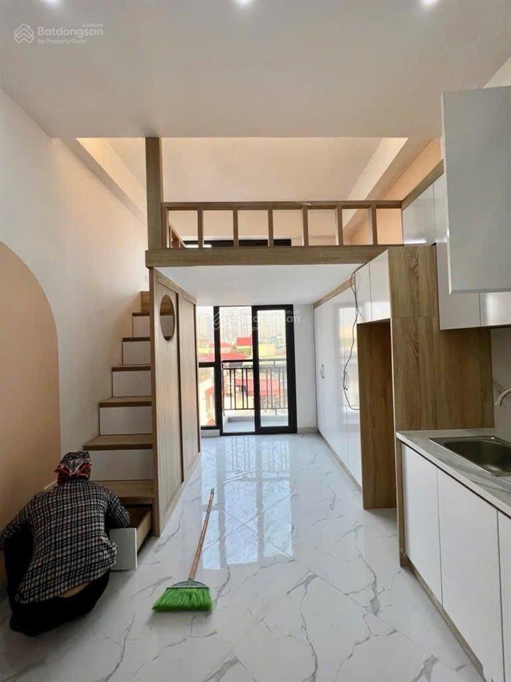 Cho thuê ccmn ban công, view thoáng tầng 4, giá 5tr, tại nguyên hồng, gần chợ, trường thành công.