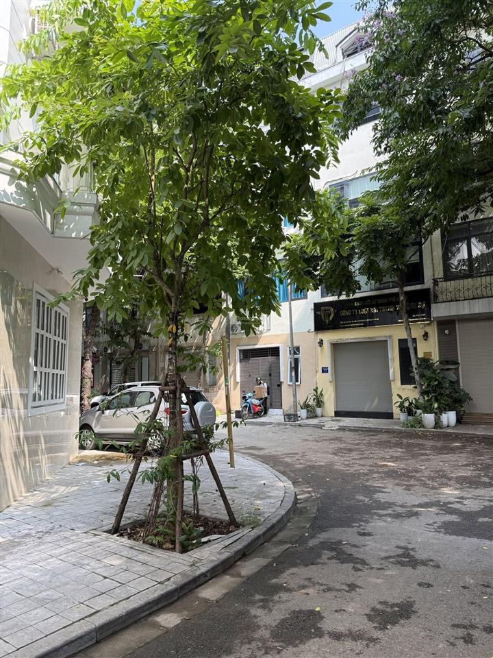 Chính chủ cho thuê phòng thuộc nhà liền kề kđt đô nghĩa, 25m2, ban công, gác xép, giá chỉ 3.2tr/th