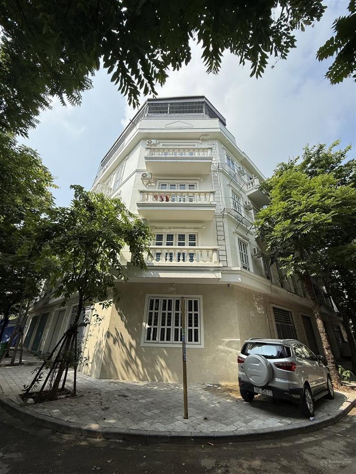 Nhà liền kề kđt đô nghĩa trống 1 phòng, ban công, gác xép, cho thuê giá 3.5tr/th, dọn vào ở ngay
