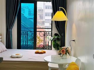 Chính chủ cho thuê phòng ccmn, 30m ra mặt phố đê la thành, ngã tư láng hạ, ban công, giá chỉ 5.2tr