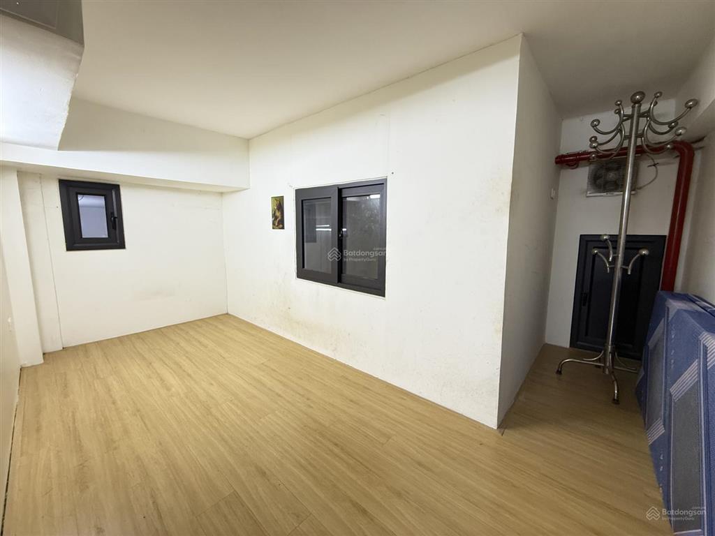 Cho thuê phòng gác xép t1, tại 112 ngọc khánh, ba đình, full nội thất, giá chỉ 3,3tr/th, vào ở ngay