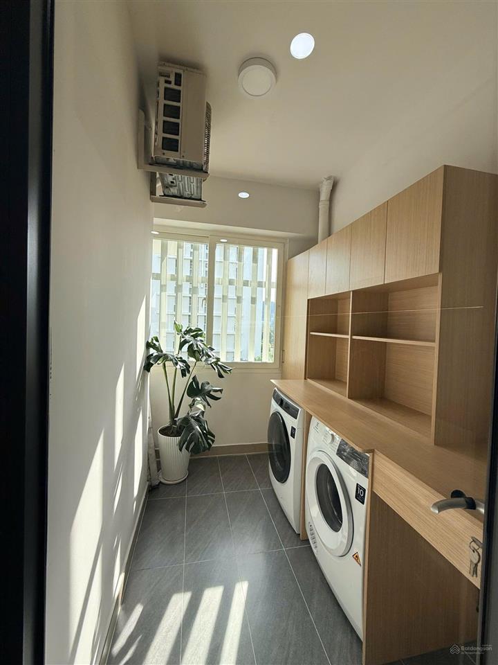 Bán căn hộ mỹ khánh, phú mỹ hưng, quận 7 view hồ bơi nội thất cao cấp 10.8 tỷ