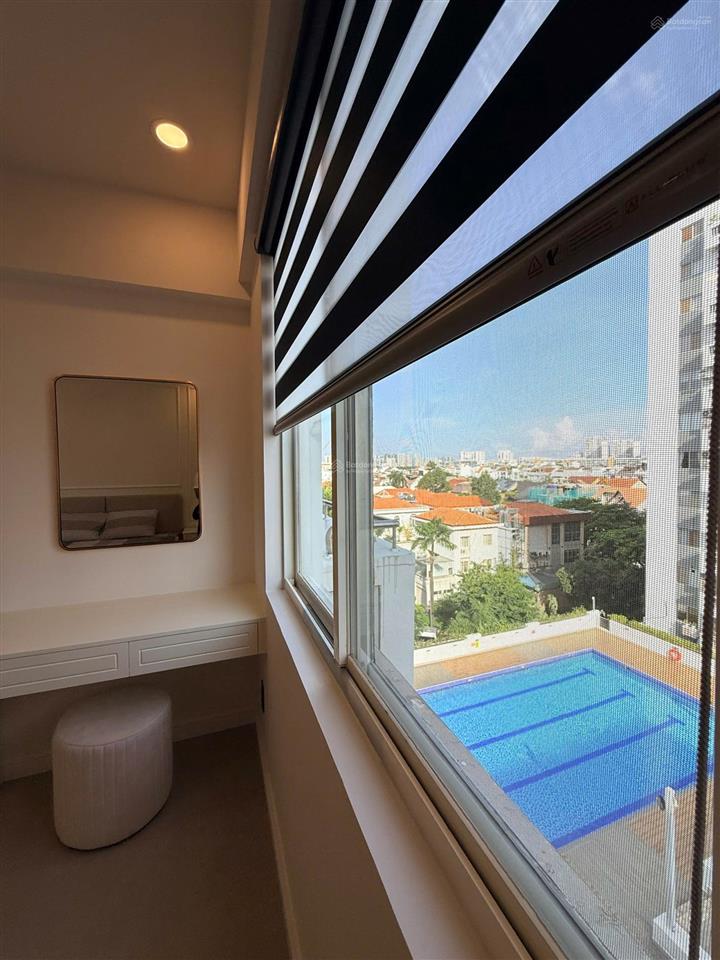 Bán căn hộ mỹ khánh, phú mỹ hưng, quận 7 view hồ bơi, nội thất cao cấp mới 100%
