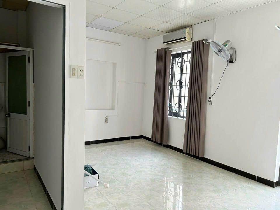 Bán nhà 01 tầng Sư Vạn Hạnh DT 30m² Có chỗ đậu ô tô Giá 2,45 tỷ - Bắc Nha Trang