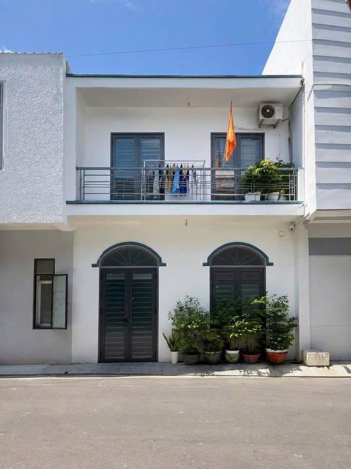 Bán nhà 01 tầng Sư Vạn Hạnh DT 30m² Có chỗ đậu ô tô Giá 2,45 tỷ - Bắc Nha Trang