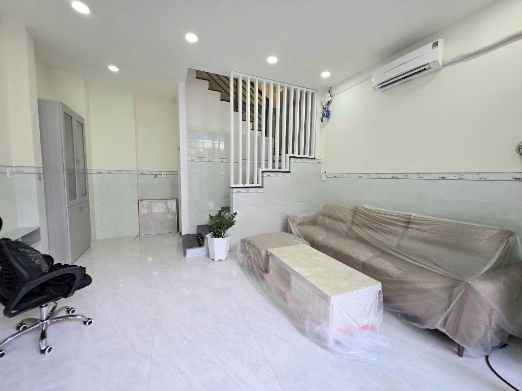 Bán nhà 3 tầng full nội thất đường Cù Huân gần Tháp Bà, Nha Trang 