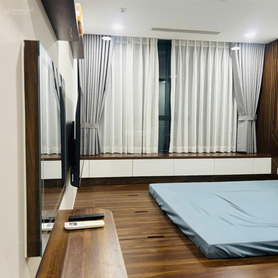 Cho thuê cc 2pn 2wc giá tốt 18 triệu, 74m2 tại sunshine sky city, q7, hcm
