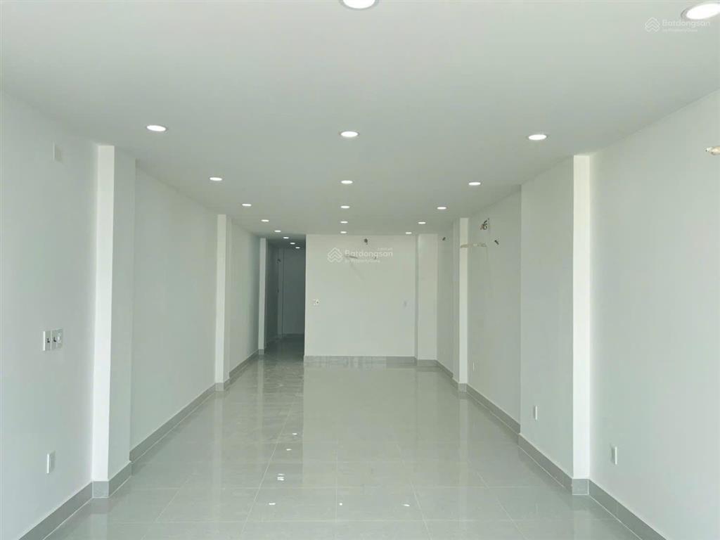 Bán nhà mặt phố lò lu, 14 tỷ, dt xây dựng 392.7m2, giá ưu đãi, chính chủ, dt đất 80.8m2