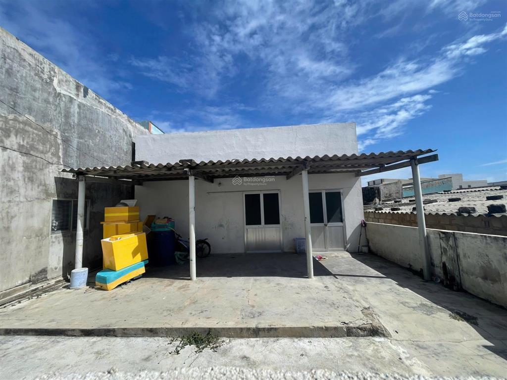 Bán căn nhà gần bãi biển nhà hàng bbq bãi cạn đảo phú quý giá 1 tỷ 100 triệu