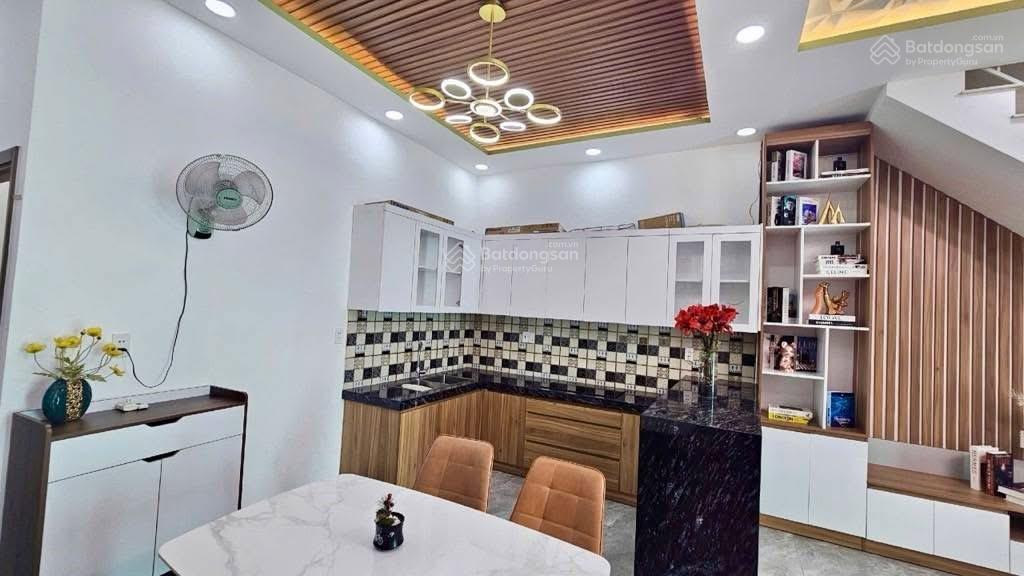 Bán nhà trần xuân soạn, phường tân hưng. dt 65m2 nhà mới đẹp hơn 7 đồng