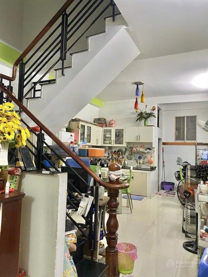 Quận 8 nhà 4 tầng có sân thượng xe hơi đỗ cổng. ngay p3 phạm thế hiển, âu dương lân, gần tttm aeon