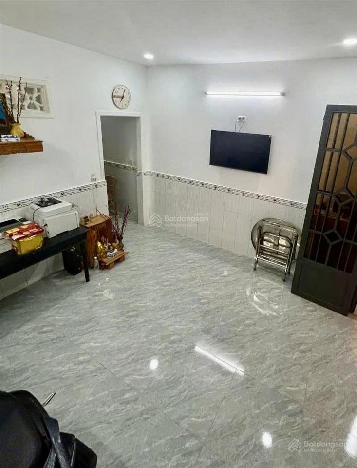 Lê văn lương ngã 3 tân quy  dt 60mv  5 pn  vị trí hiếm  không ngập  kế bên lottemart quận 7