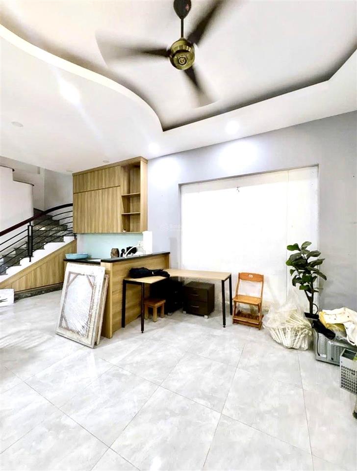 Bán nhà trung tâm quận 7  ngang 6m  3 tầng 4 pn  đường trước nhà 5m chưa qua đầu tư