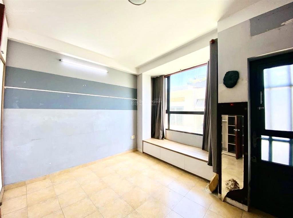 Bán nhà trung tâm quận 7  ngang 6m  3 tầng 4 pn  đường trước nhà 5m chưa qua đầu tư
