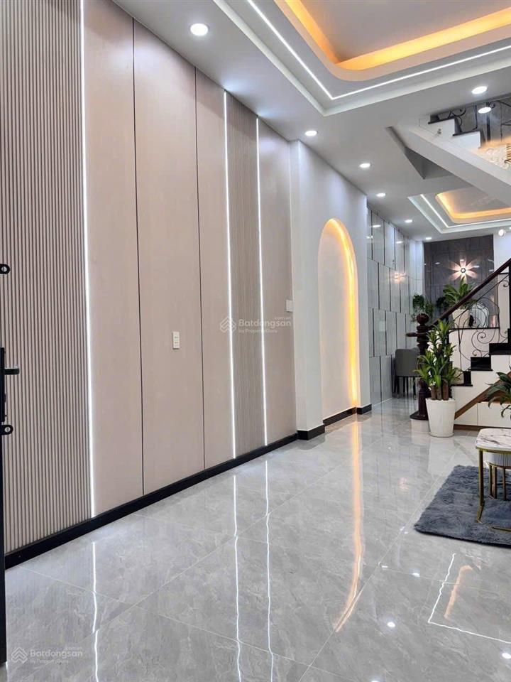 Bán nhà trần xuân soạn  dt 50m²  ngay cầu hoàng trọng mậu quận 7