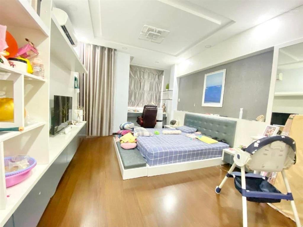 Chủ gửi nhà đẹp quận 7 sát him lam ngang 5m cực hiếm 5,x tỷ