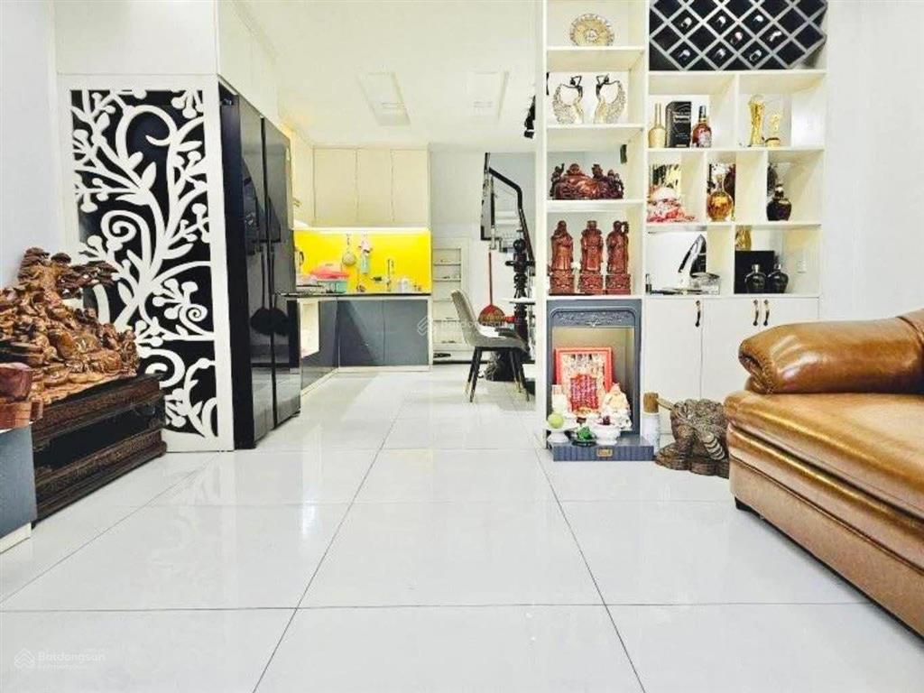 Chủ gửi nhà đẹp quận 7 sát him lam ngang 5m cực hiếm 5,x tỷ