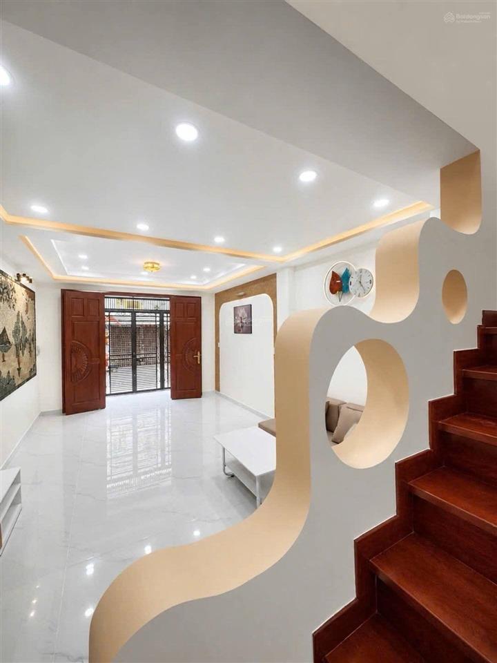 Chủ bán gấp nhà 4 tầng hẻm xe hơi. full nội thất. sổ đẹp, phong thủy tốt
