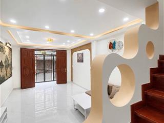 Chủ bán gấp nhà 4 tầng hẻm xe hơi. full nội thất. sổ đẹp, phong thủy tốt