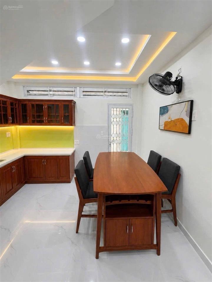 Chủ bán gấp nhà 4 tầng hẻm xe hơi. full nội thất. sổ đẹp, phong thủy tốt