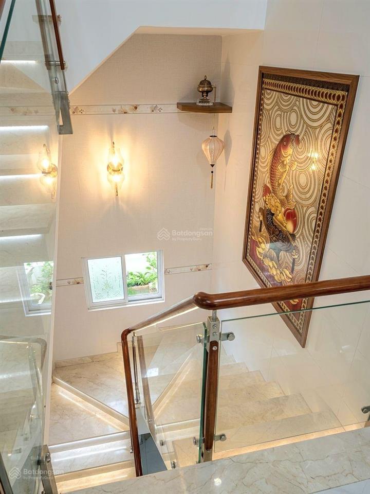 Bán nhà ngay lê văn lương  q7  3 tầng  lô nhì mặt tiền  xe hơi tới cửa  nhỉnh 9 tỷ