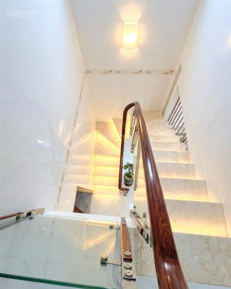 Bán nhà ngay lê văn lương  q7  3 tầng  lô nhì mặt tiền  xe hơi tới cửa  nhỉnh 9 tỷ