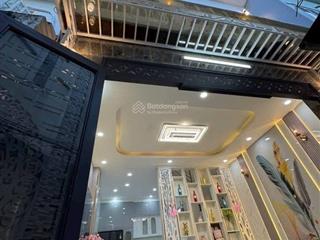 Bán nhà nguyễn thị thập, quận 7, giá 4,4 tỷ, dt. 40mv. nhà 4 tầng, có sân thượng. nội thất xịn sò