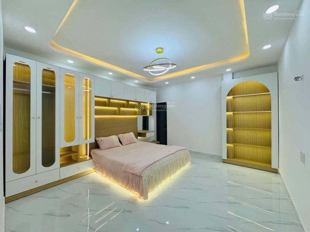 Bán nhà nguyễn thị thập, quận 7, giá 4,4 tỷ, dt. 40mv. nhà 4 tầng, có sân thượng. nội thất xịn sò