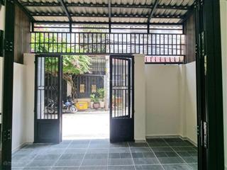 Nhà chính chủ chưa qua đầu tư, chủ gấp bán nhà hẻm xe hơi vào nhà, 3 tầng. khu an ninh dân trí cao