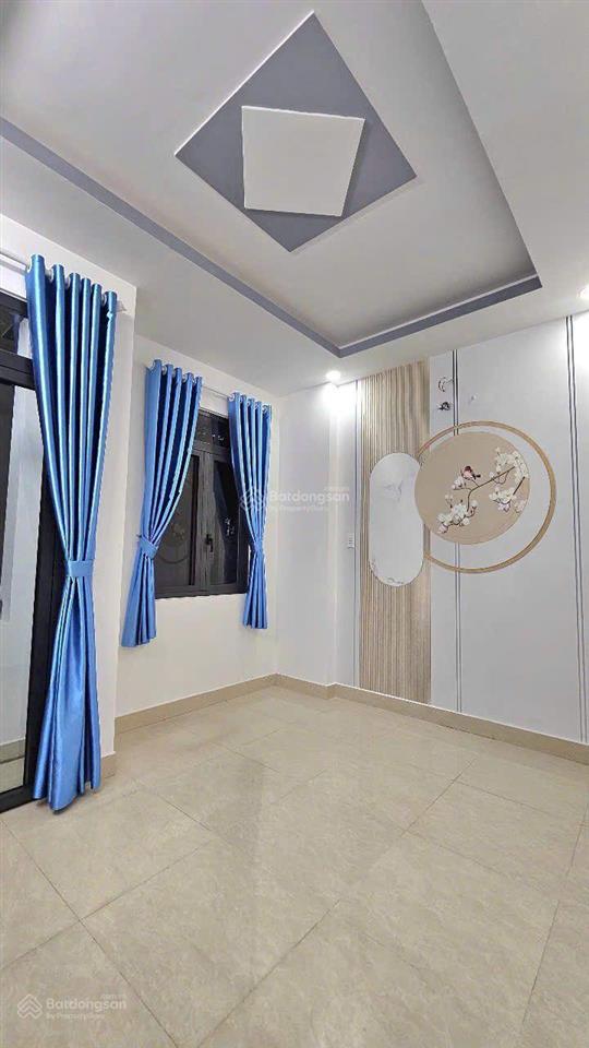 Bán nhà dt 5x13m, 1 trệt 1 lầu 3pn phòng thờ, sân thượng. chỉ 4 tỷ bớt lộc