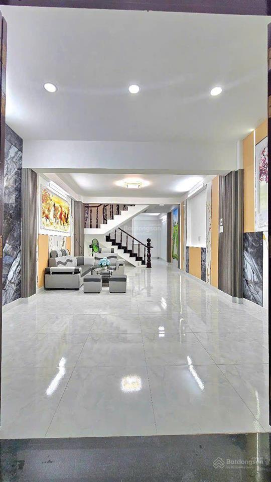 Bán nhà dt 5x13m, 1 trệt 1 lầu 3pn phòng thờ, sân thượng. chỉ 4 tỷ bớt lộc