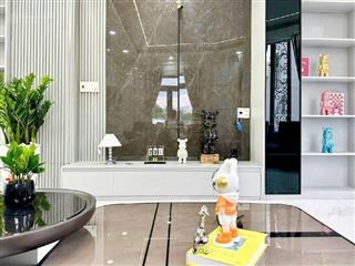 Anh chị đang tìm nhà cho gia đình 4 người hãy quan tâm căn này ạ
