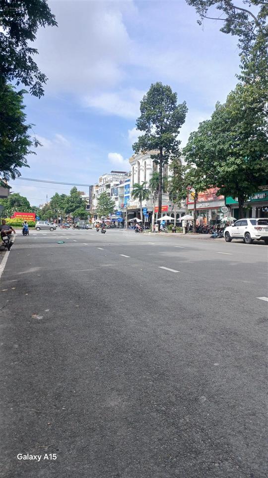 Bán nhà mặt tiền kinh doanh sầm uất, ngay đường số 7 khu tên lửa 4 tầng 5x16. chỉ hơn 10** tỷ